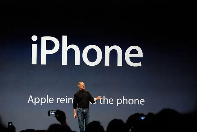 Steve Jobs’ Comeback Story: How He Rescued Apple from Near Collapse
